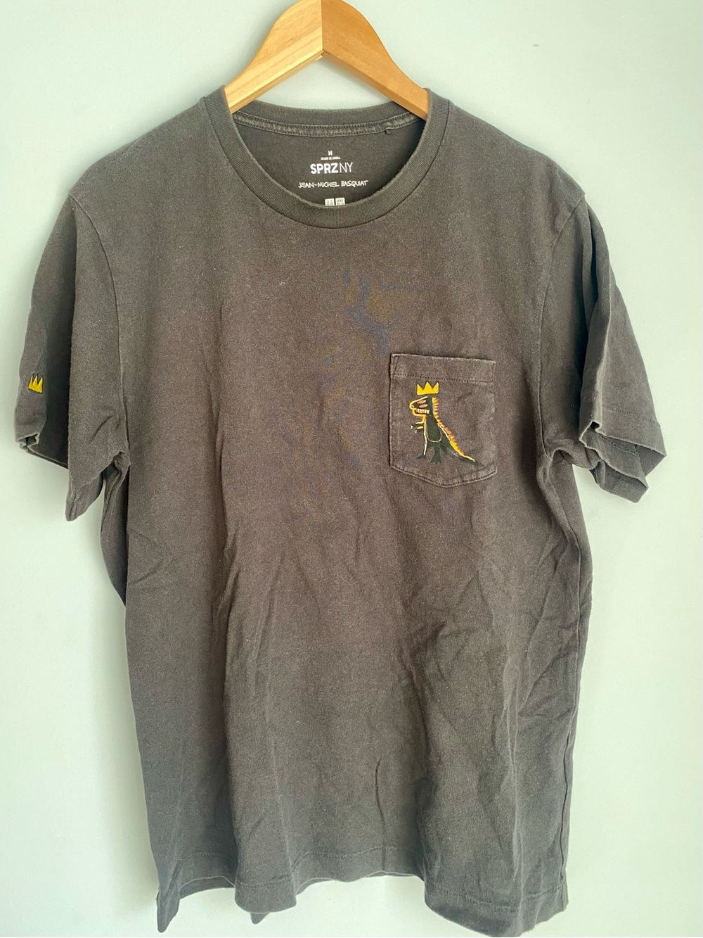 Basquiat x Uniqlo Art Casual Short-Sleeve Medium Graphic Tee with Classic Crown
